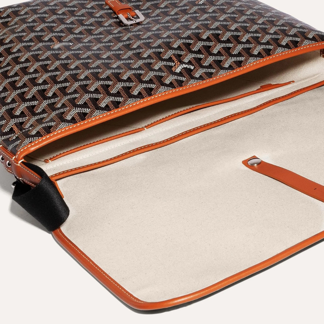 Capetien Messenger Bag