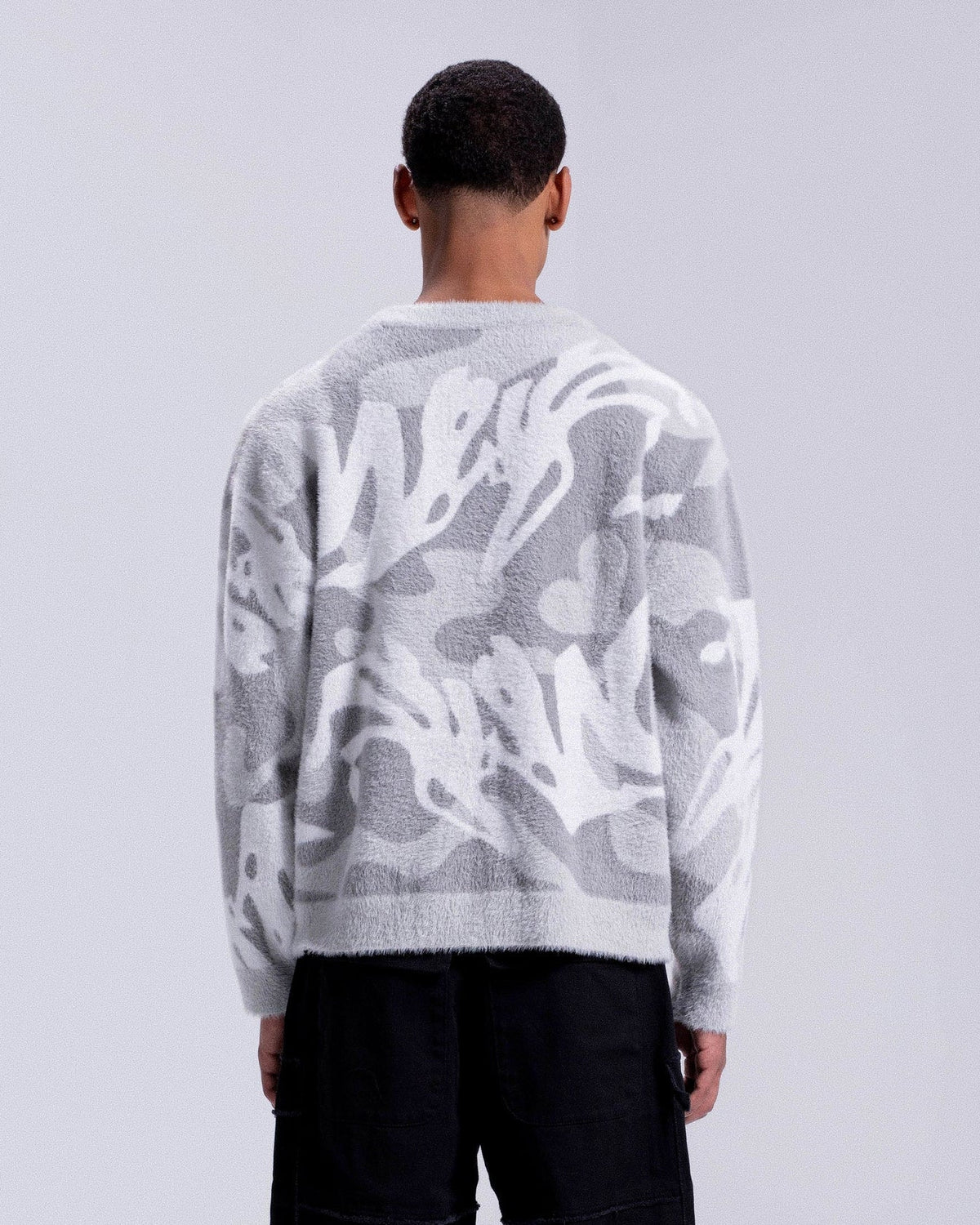 JOSH | FLUFFY SWEATER
